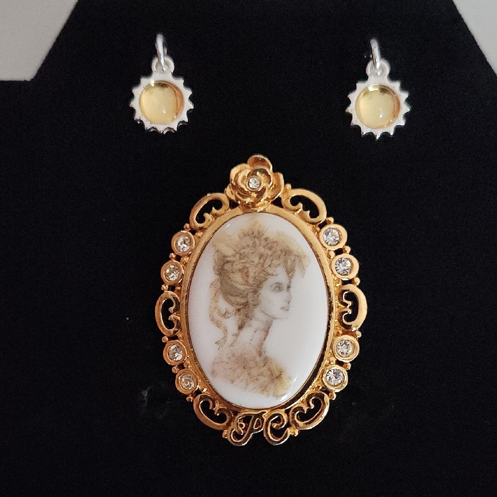 Avon Cameo